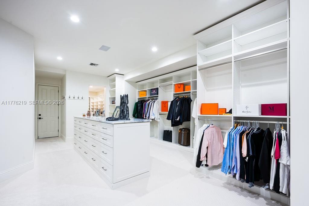 LAKE MAITLAND MANOR - Residential