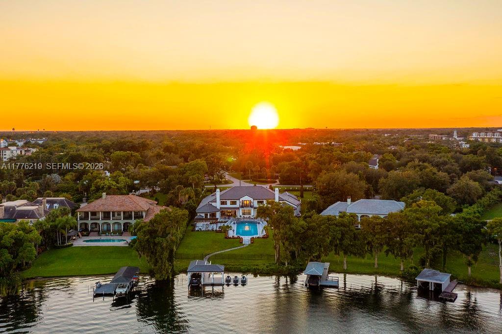 LAKE MAITLAND MANOR - Residential