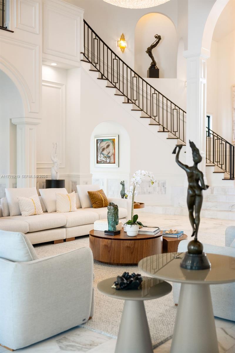 LAKE MAITLAND MANOR - Residential