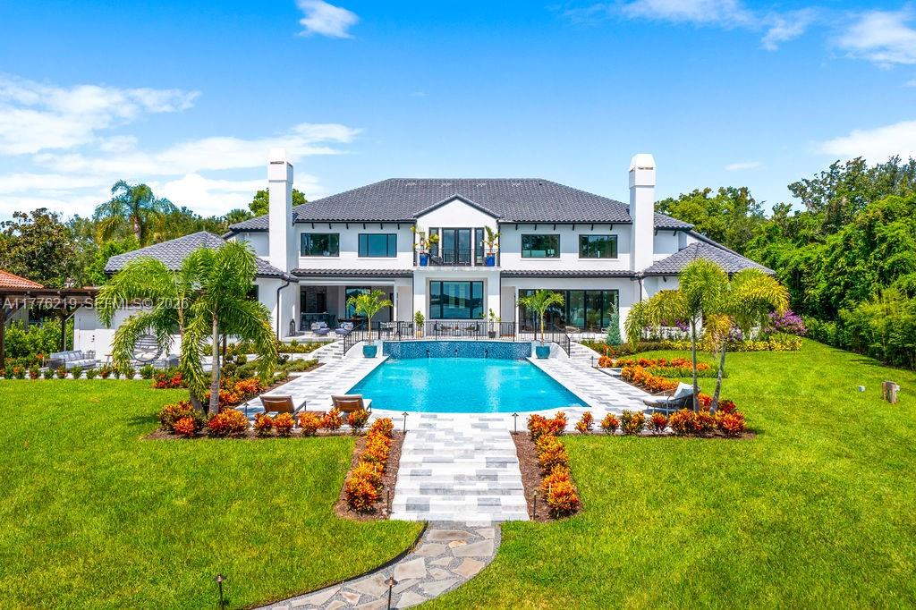 LAKE MAITLAND MANOR - Residential