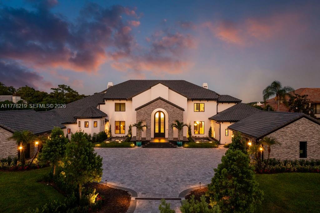 LAKE MAITLAND MANOR - Residential