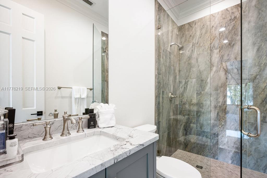 LAKE MAITLAND MANOR - Residential