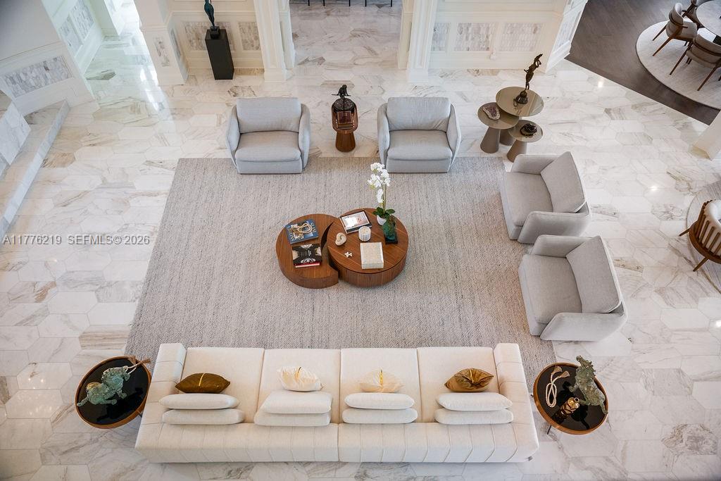 LAKE MAITLAND MANOR - Residential