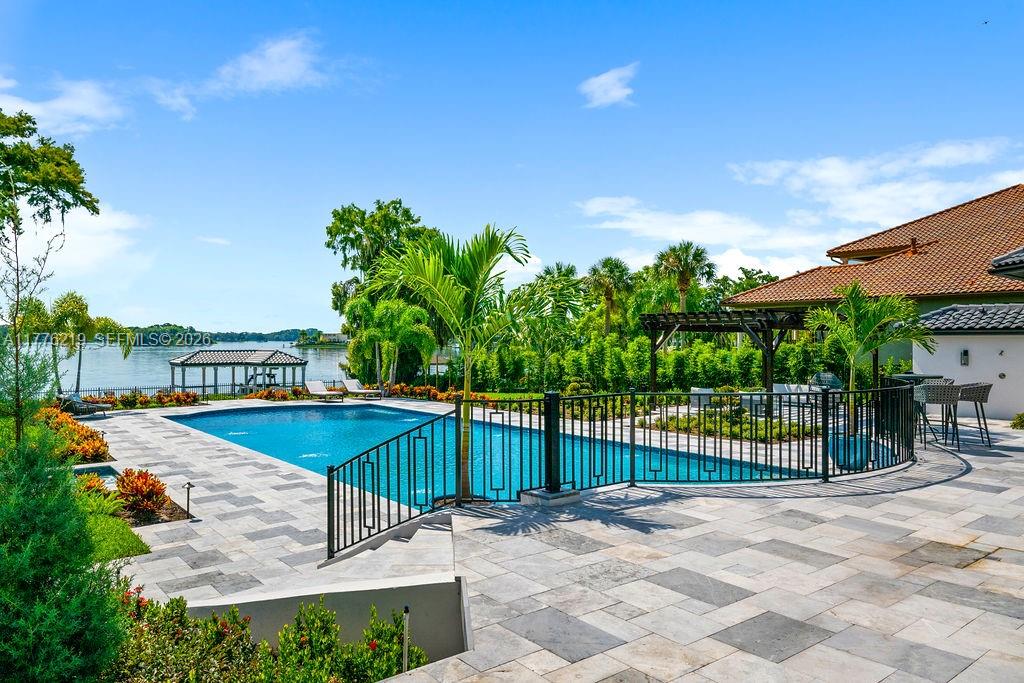 LAKE MAITLAND MANOR - Residential