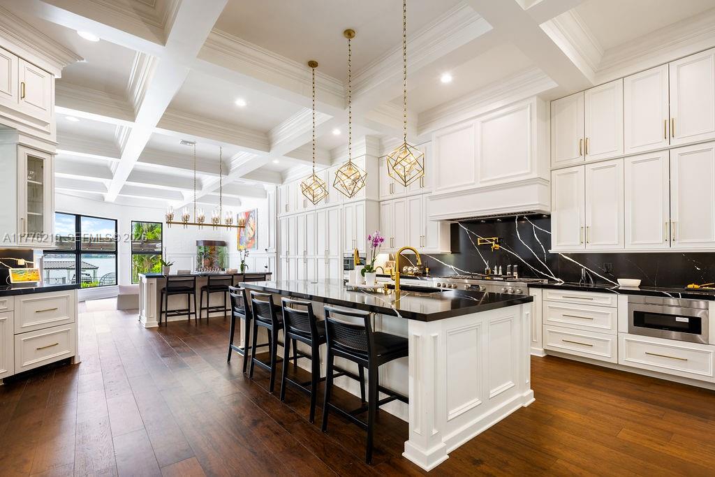 LAKE MAITLAND MANOR - Residential