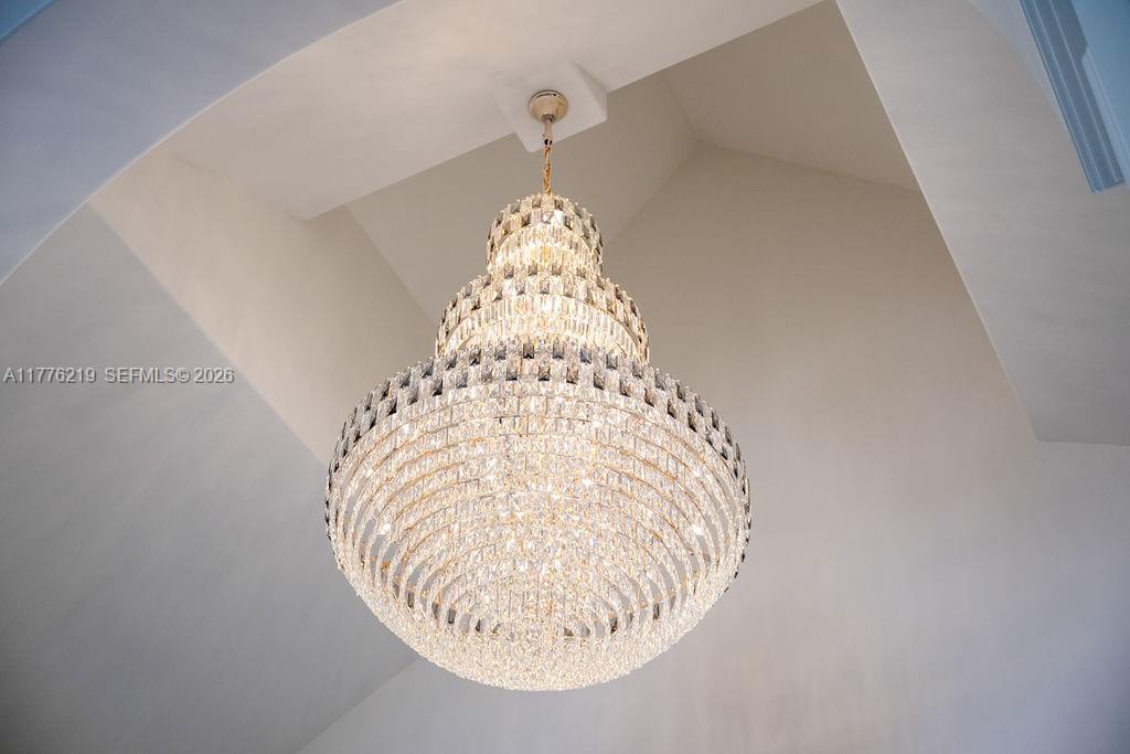 LAKE MAITLAND MANOR - Residential