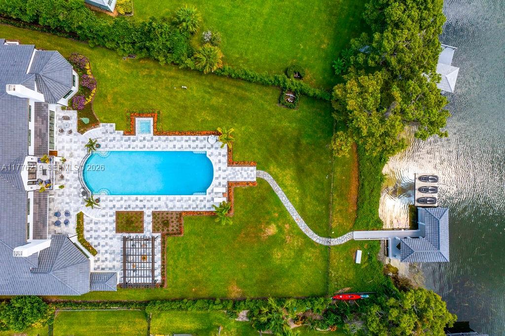 LAKE MAITLAND MANOR - Residential