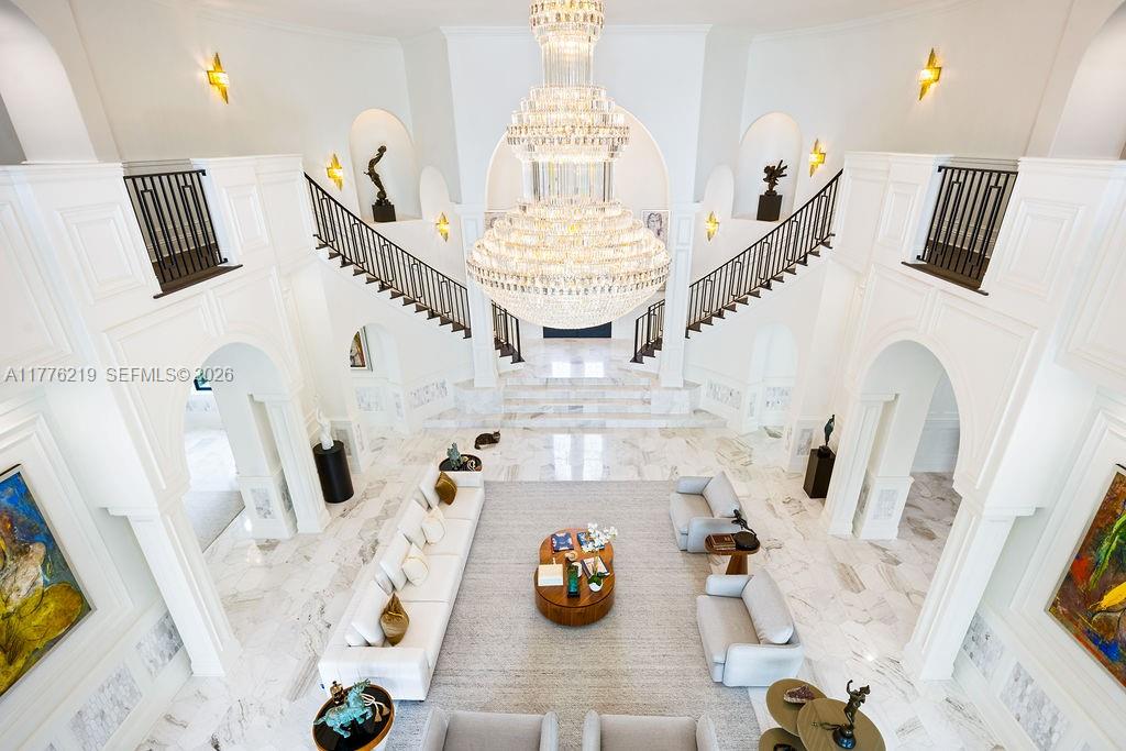 LAKE MAITLAND MANOR - Residential