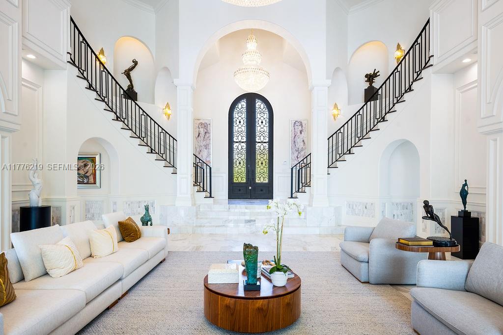 LAKE MAITLAND MANOR - Residential