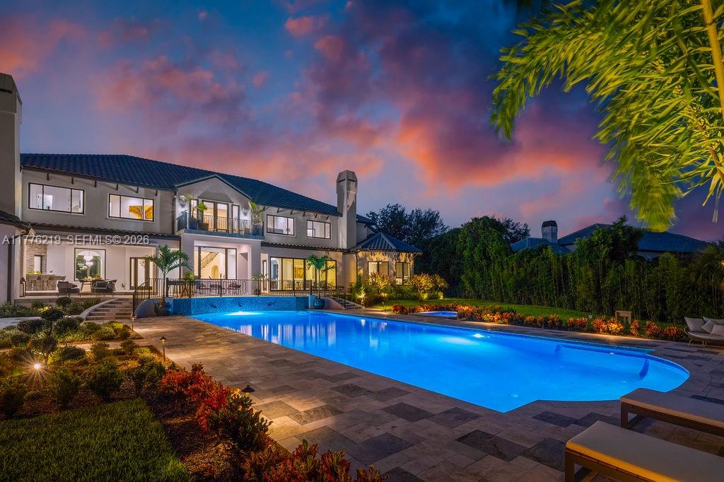 LAKE MAITLAND MANOR - Residential