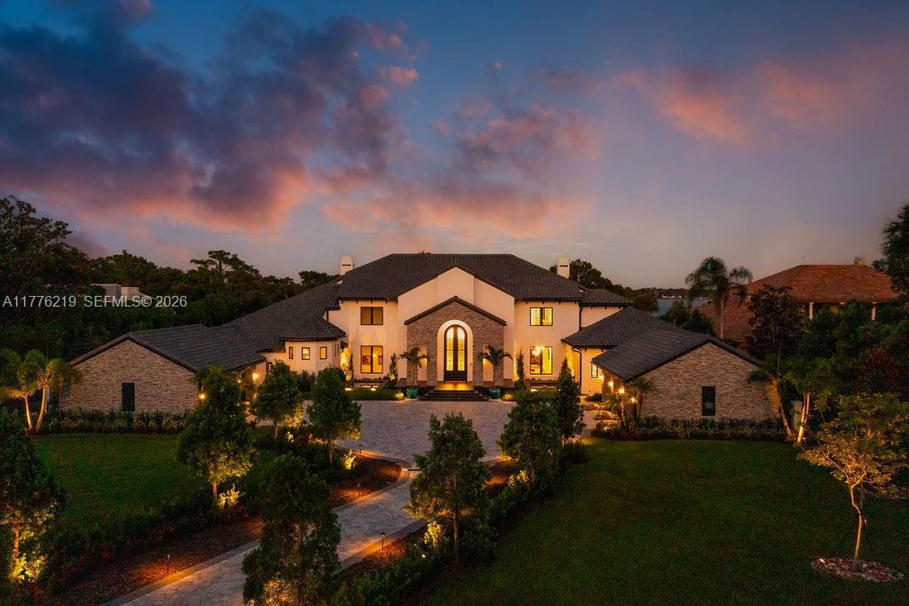 LAKE MAITLAND MANOR - Residential