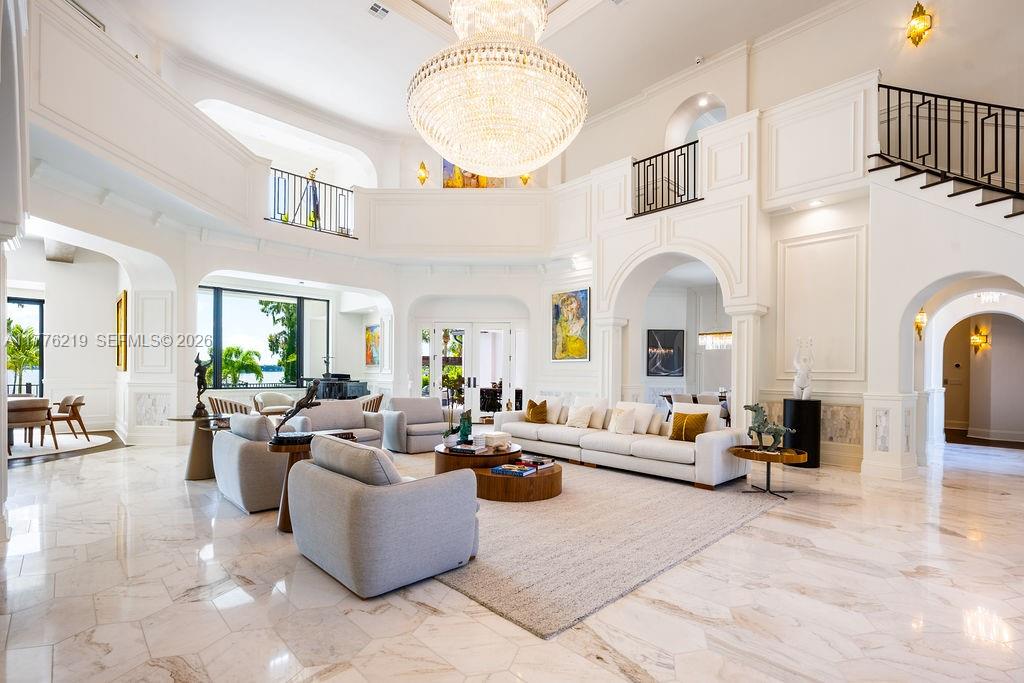 LAKE MAITLAND MANOR - Residential