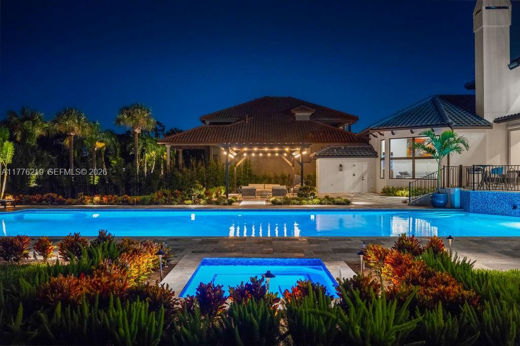 LAKE MAITLAND MANOR - Residential