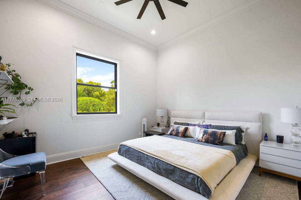 LAKE MAITLAND MANOR - Residential