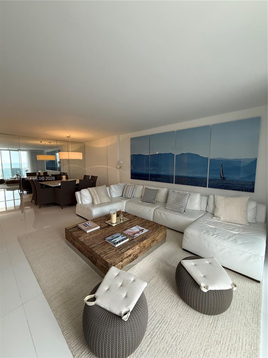 10275 Collins Ave 619