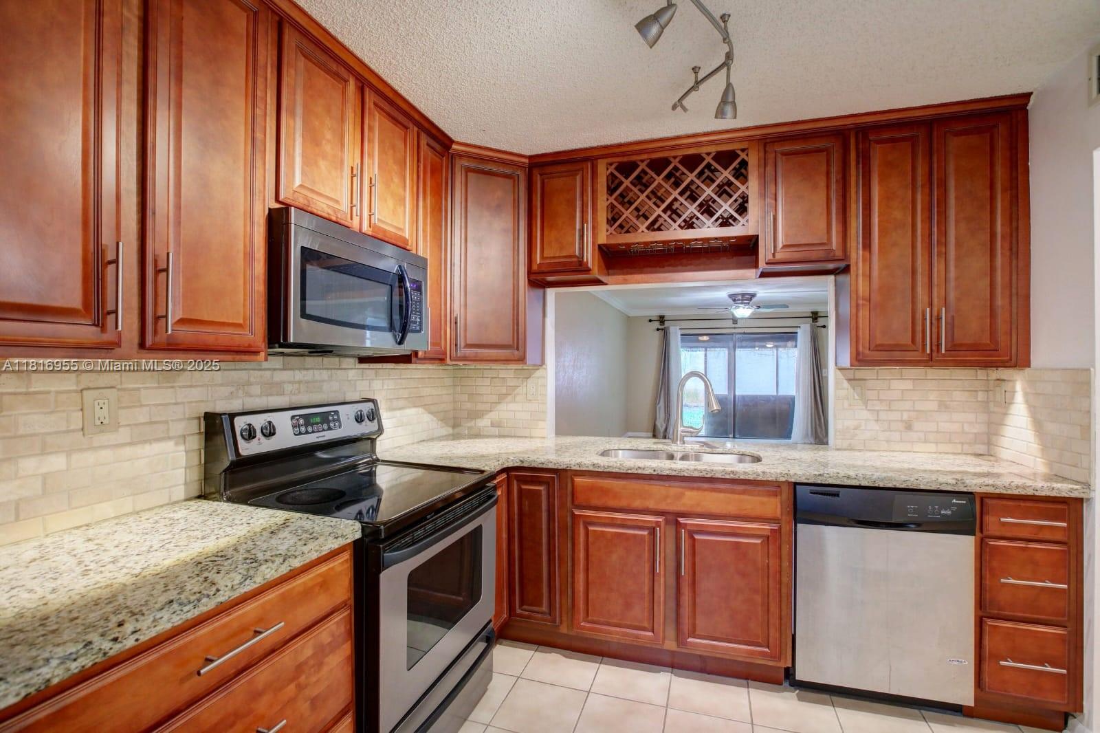 VALENCIA VILLAGE CONDO PH - Residential