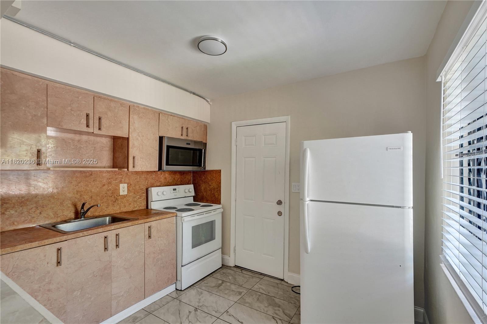 EMERALD CT 1ST ADDN - Residential Income