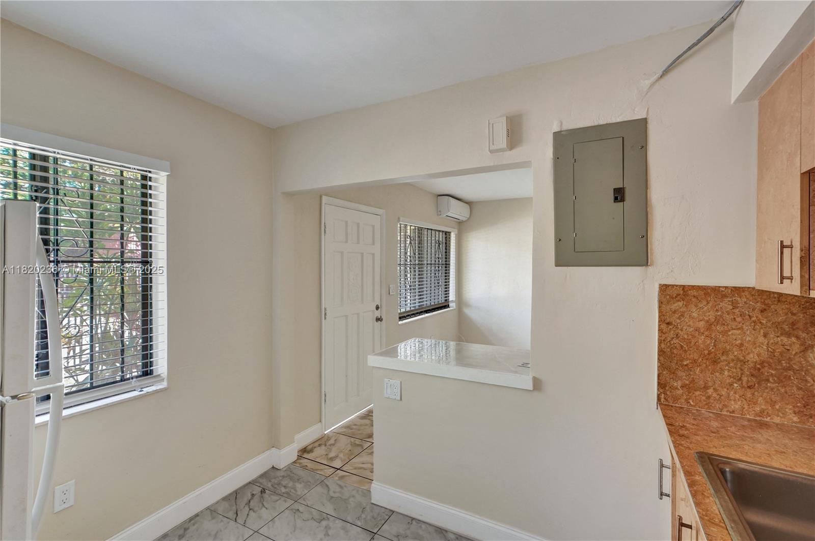 EMERALD CT 1ST ADDN - Residential Income