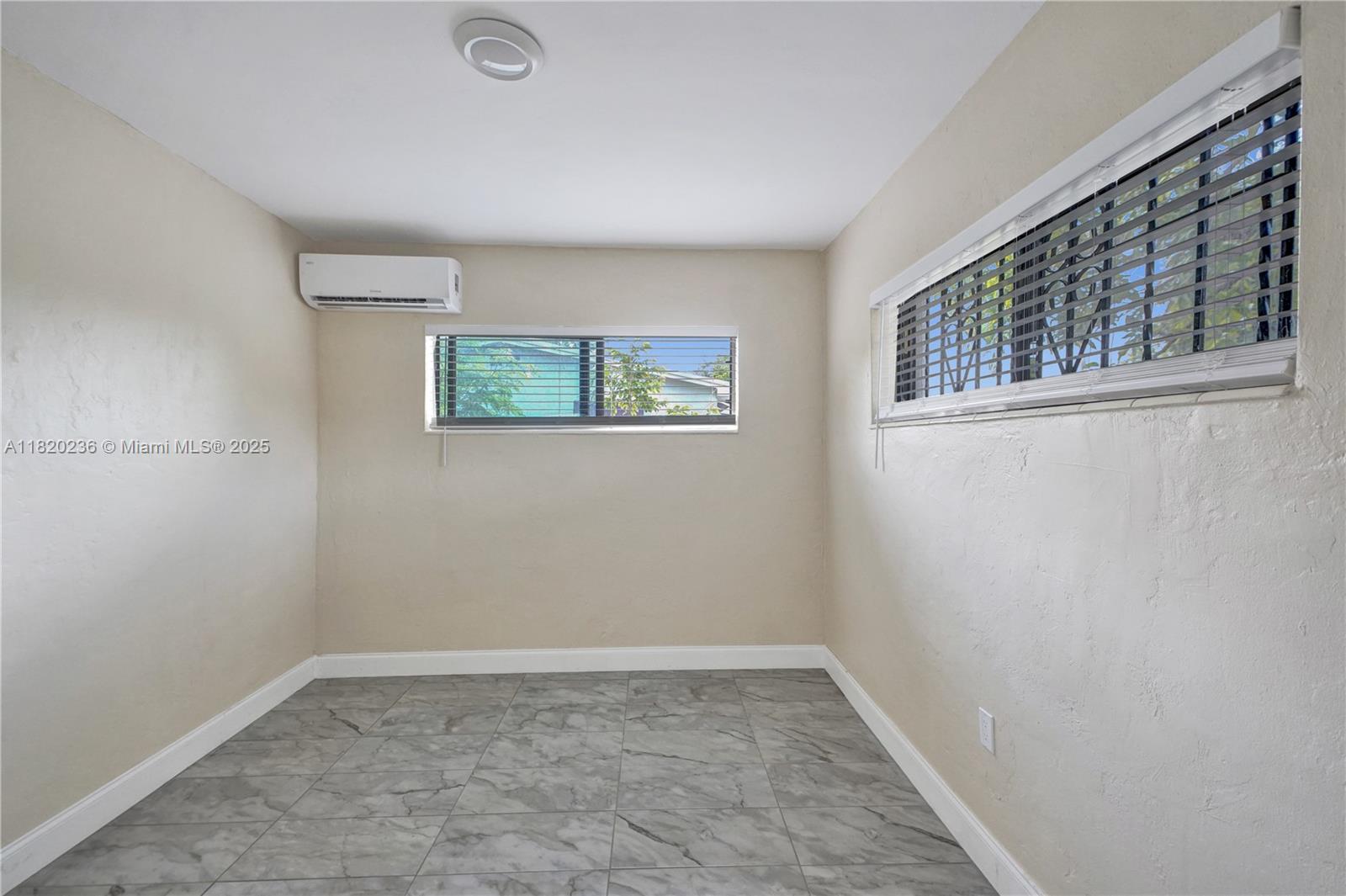EMERALD CT 1ST ADDN - Residential Income