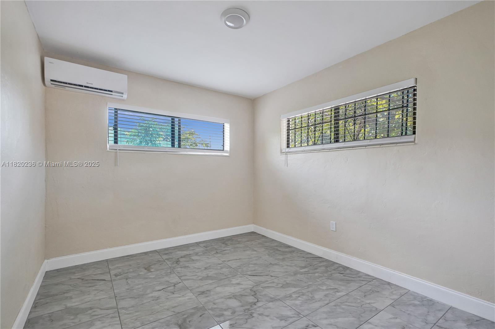 EMERALD CT 1ST ADDN - Residential Income