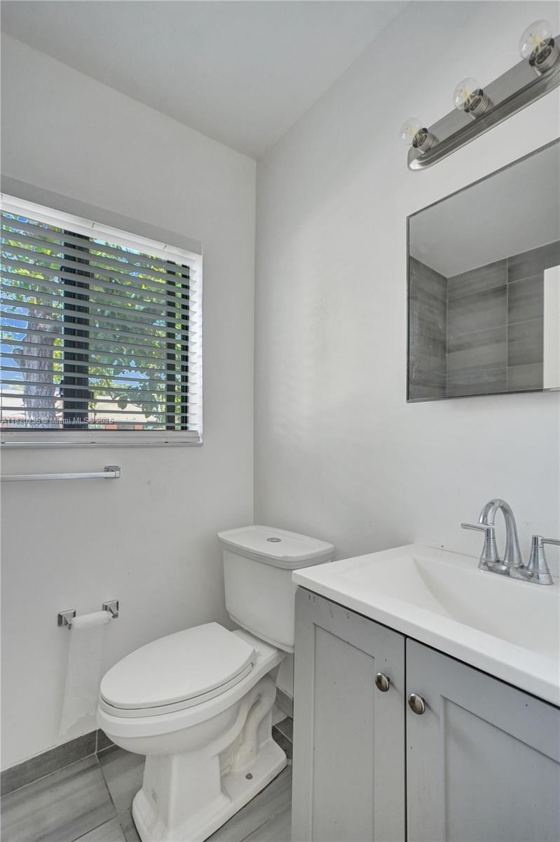 EMERALD CT 1ST ADDN - Residential Income