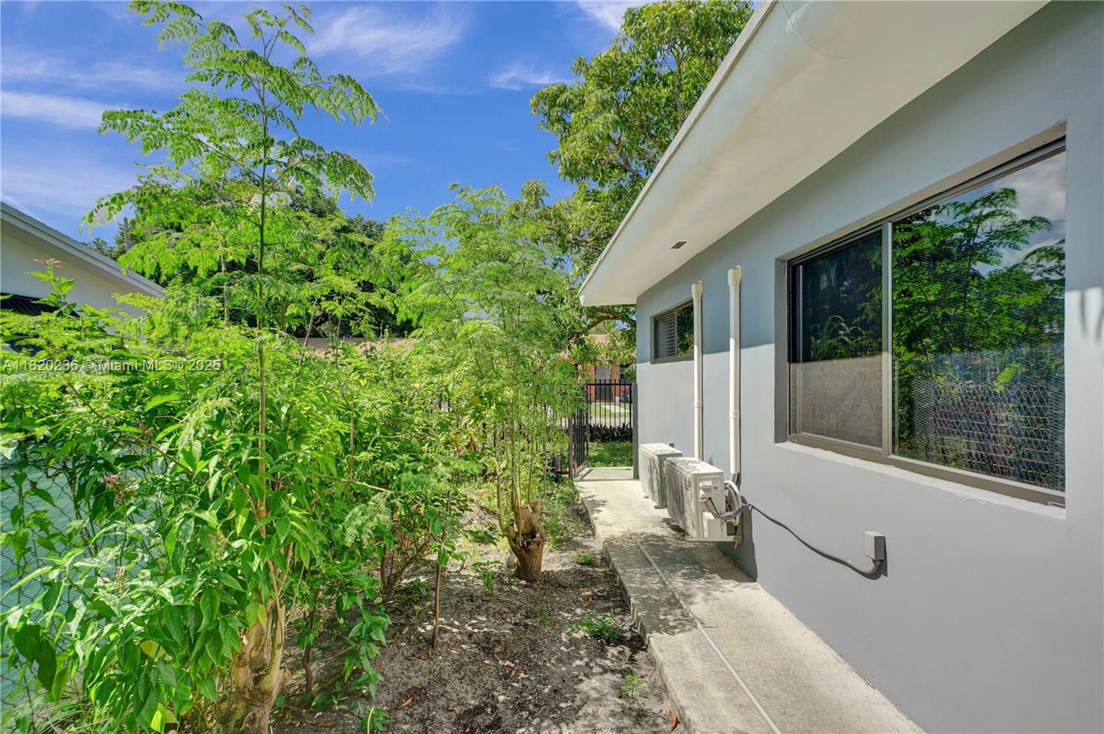 EMERALD CT 1ST ADDN - Residential Income