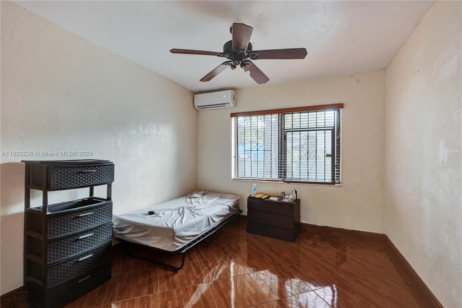 EMERALD CT 1ST ADDN - Residential Income