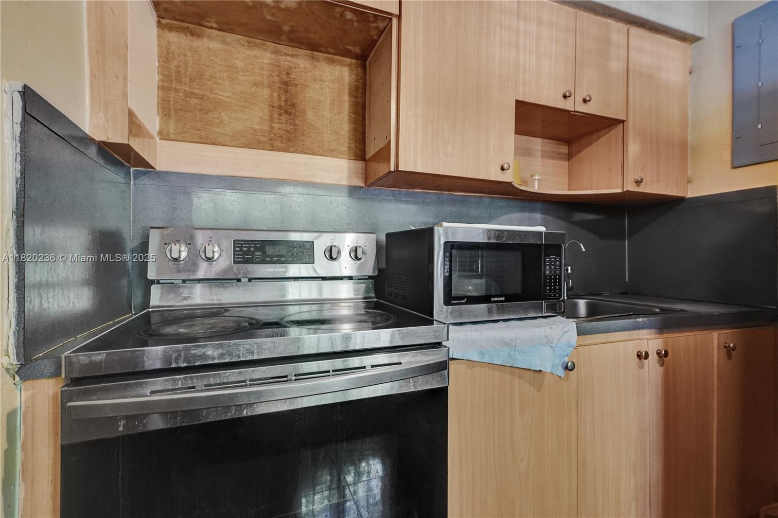 EMERALD CT 1ST ADDN - Residential Income