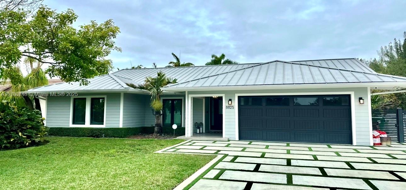 RARE PRIVATE WATERFRONT RENTAL OPPORTUNITY! THIS SPACIOUS 3/3 IS LOCATED AT A DEADEND IN A PRIVATE COMMUNITY. THIS HOME IS A QUIET OASIS W/ AN OPEN BACKYARD W/ HEATED POOL AND JACUZZI AND ENDLESS VIEWS OF PRIVATE LAKE AND WOODED AREA. HOME FEATURES UPDATED BATHROOMS AND KITCHEN, CUSTOM CLOSETS, PRIVATE HOME GENERATOR, CASEMENT WINDOWS, OPEN INTERIOR FLOOR PLAN, CUSTOM BBQ AREA W/ GRILL, FULLY TURFED BACKYARD. LANDSCAPING AND POOL MAINTENANCE IS INCLUDED.
