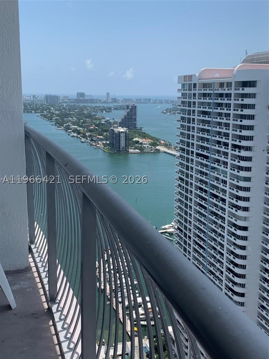 1750 N Bayshore Dr 3808