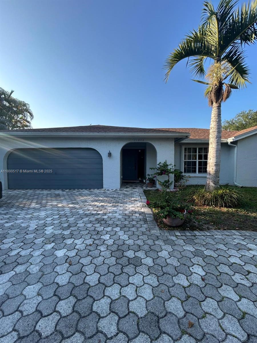 11800 SW 48th St