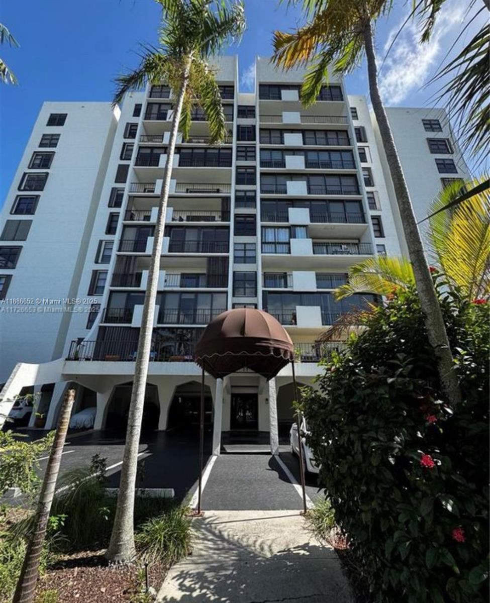 THE PALMS OF KEY BISCAYNE - Residential