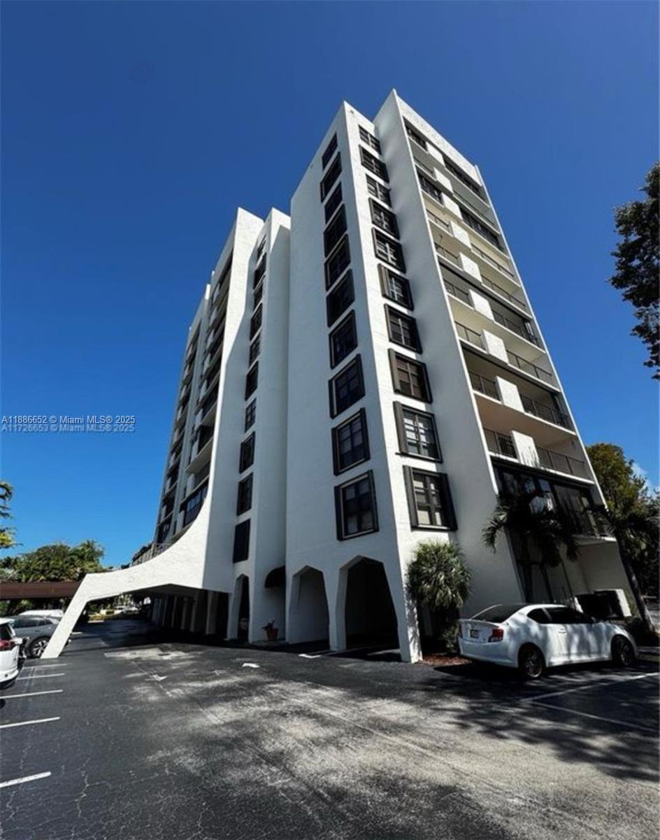 This spacious apartment features 2 bed/2 bath, washer/dryer in unit, hurricane shutters, a large open-concept living/dining area, &a big balcony perfect for relaxing or entertaining. The layout is ideal for both comfort & functionality. The condo passed its 50 yr inspection, has reserves, NO special assessments pending, a party room, pool, 2 saunas, access to private beaches and ample parking.Key Biscayne has amazing parks and excellent schools. Island living with all amenities of the mainland.