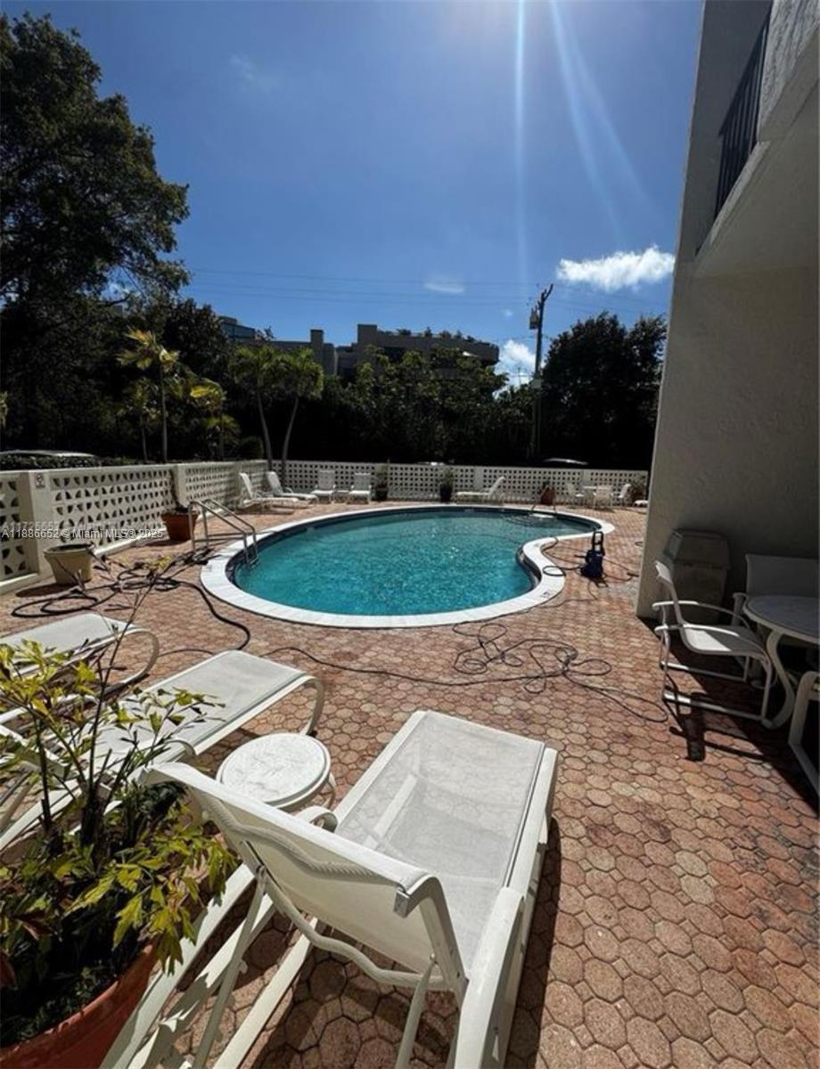 THE PALMS OF KEY BISCAYNE - Residential