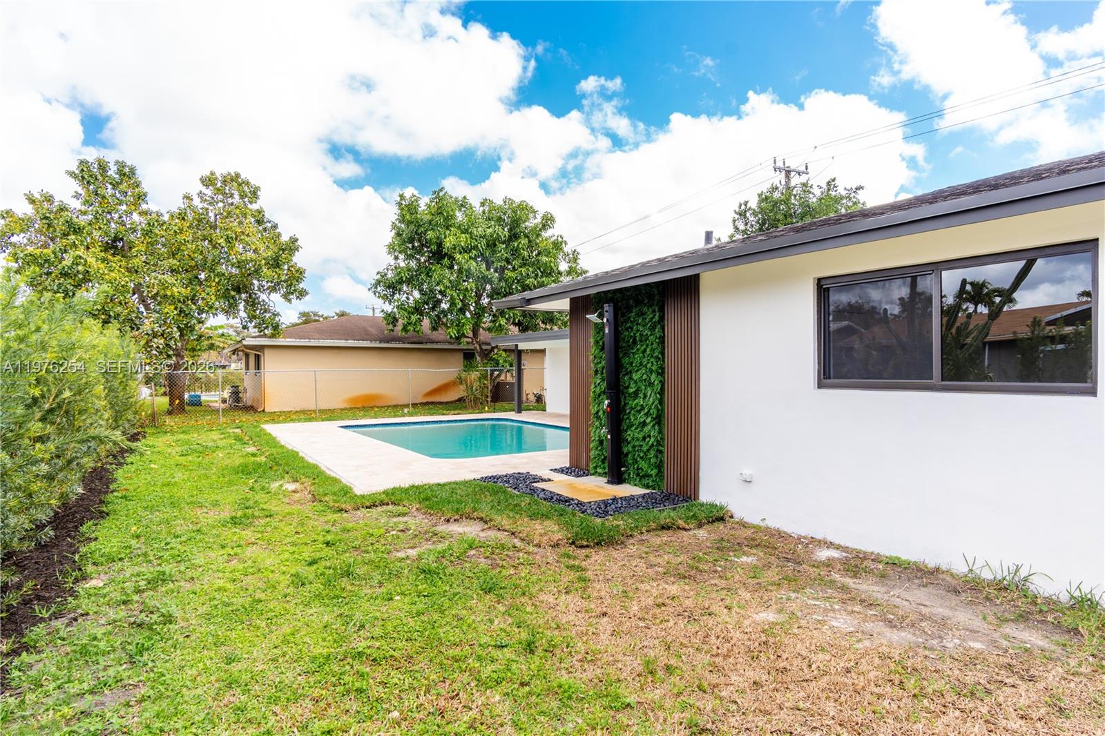 ARROWHEAD GOLF & TENNIS C - Residential