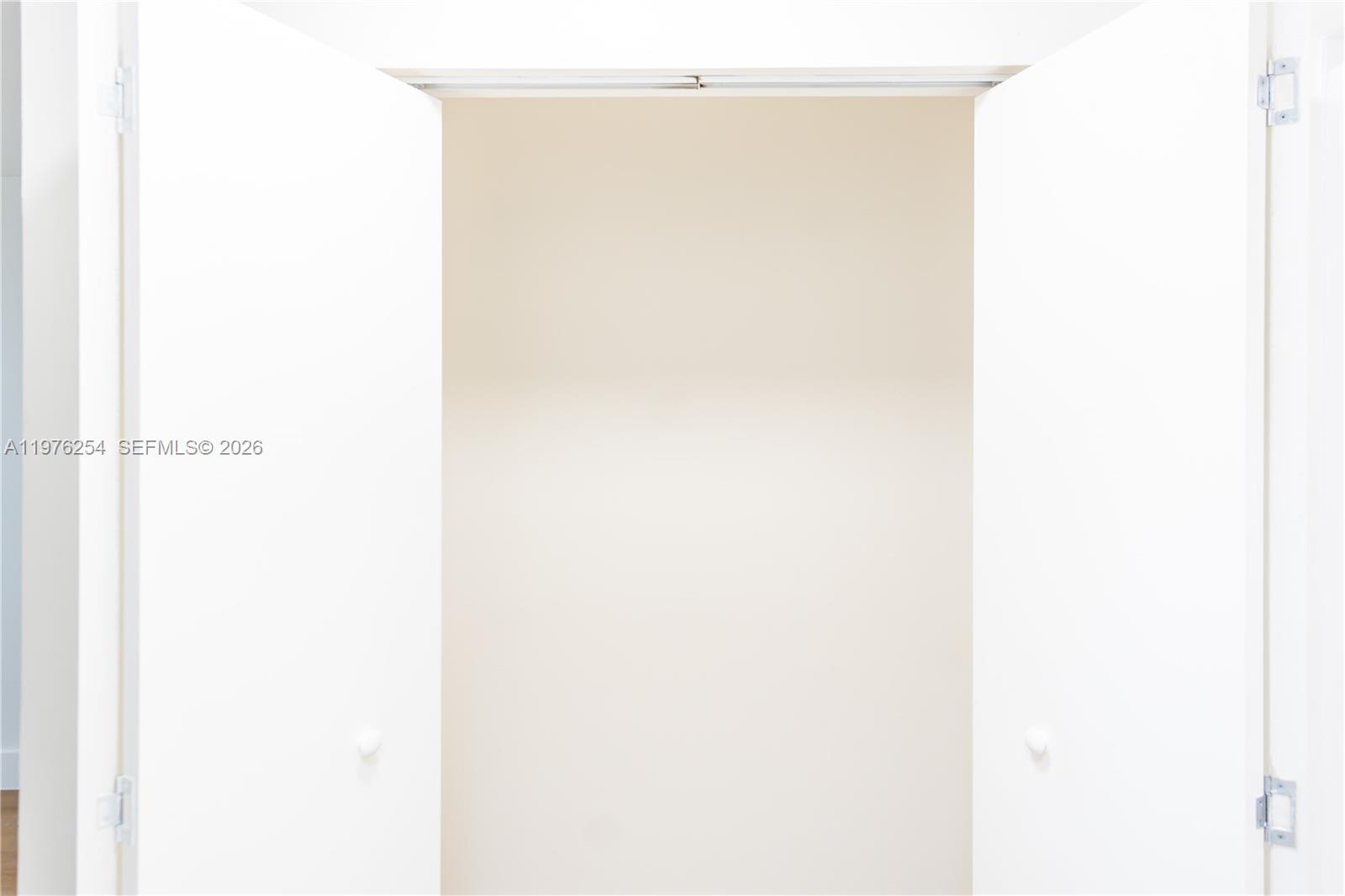 ARROWHEAD GOLF & TENNIS C - Residential