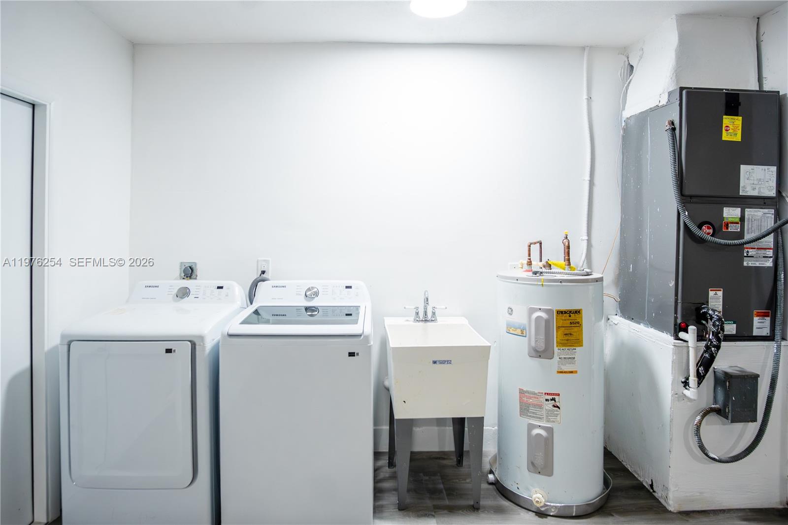 ARROWHEAD GOLF & TENNIS C - Residential