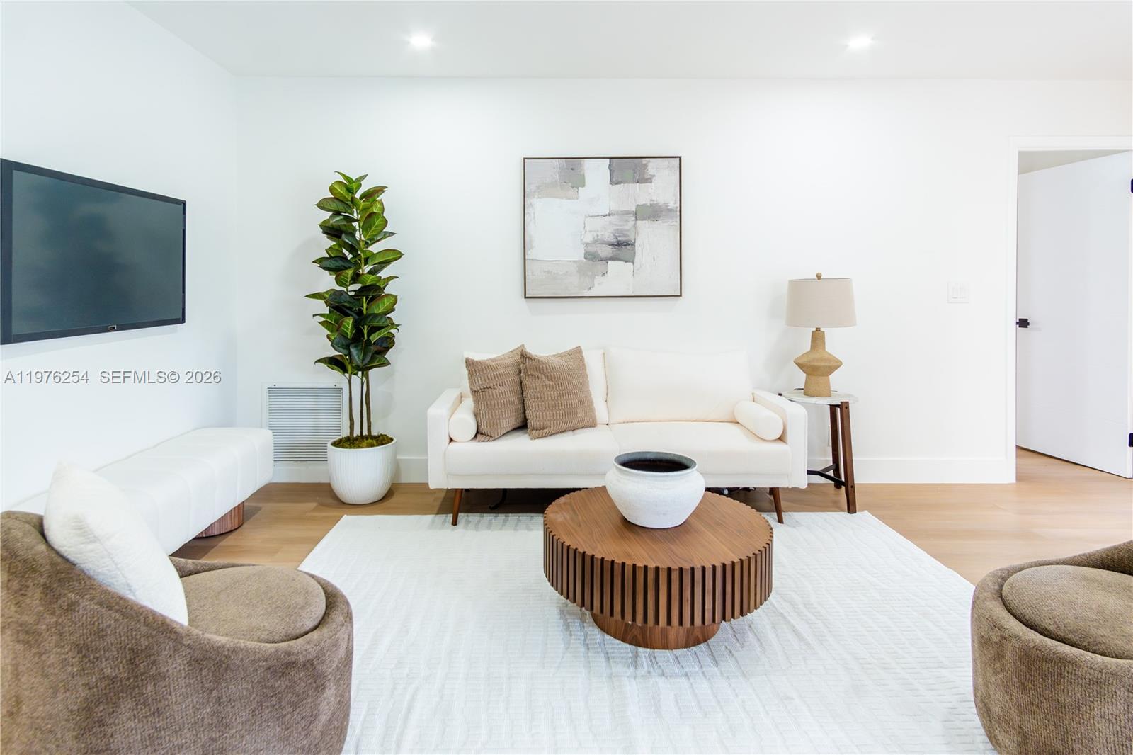 ARROWHEAD GOLF & TENNIS C - Residential