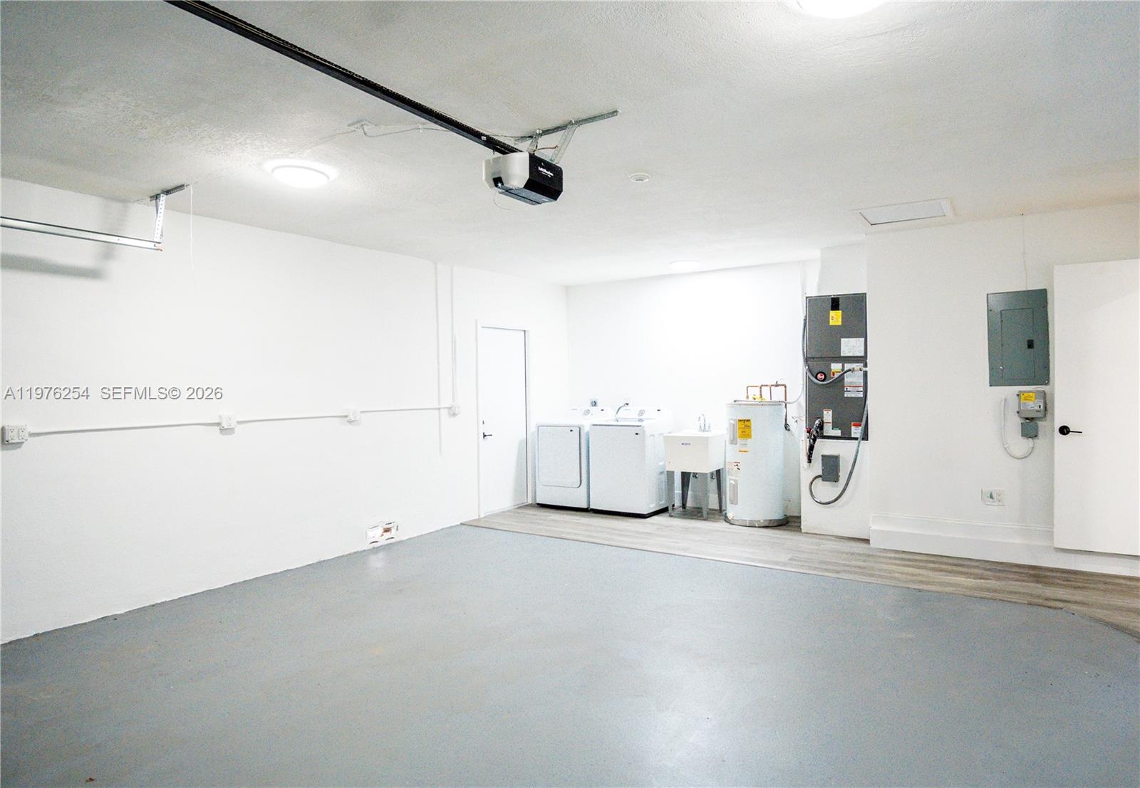 ARROWHEAD GOLF & TENNIS C - Residential