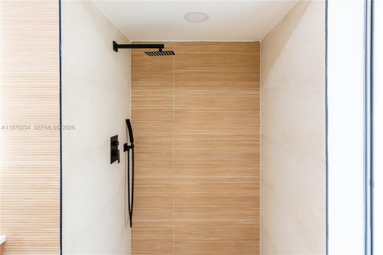 ARROWHEAD GOLF & TENNIS C - Residential