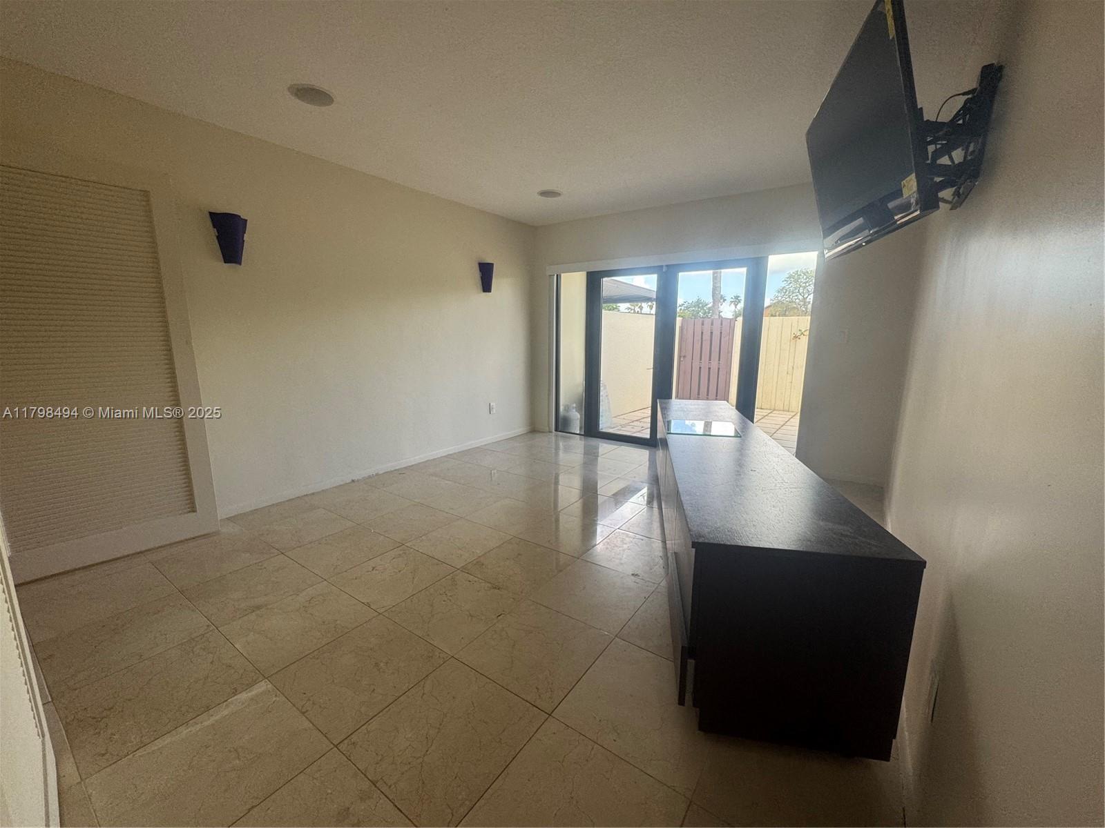 19040 NW 65th Ct