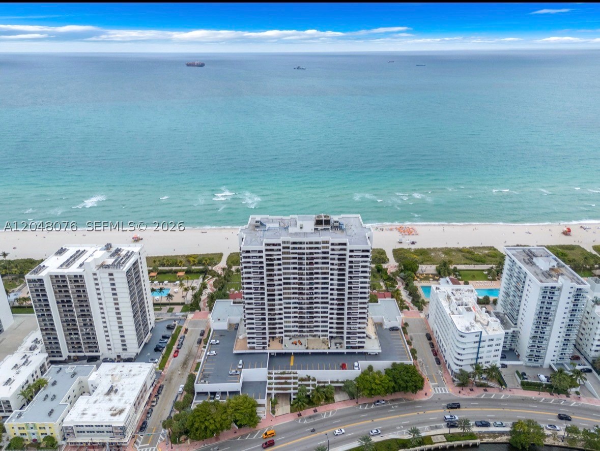 2555 Collins Ave 1101