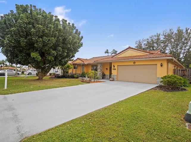 Property for Sale at 15824 Cotswold Ct, Davie, Broward County, Florida - Bedrooms: 4 
Bathrooms: 3  - $820,000