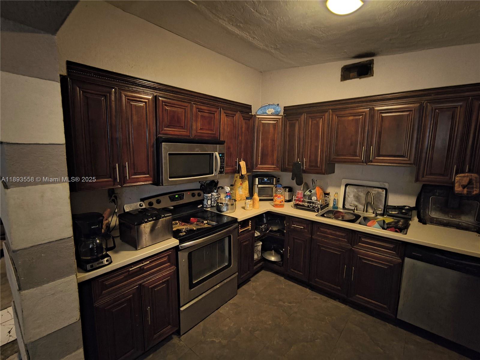 BUNCHE PARK - Residential