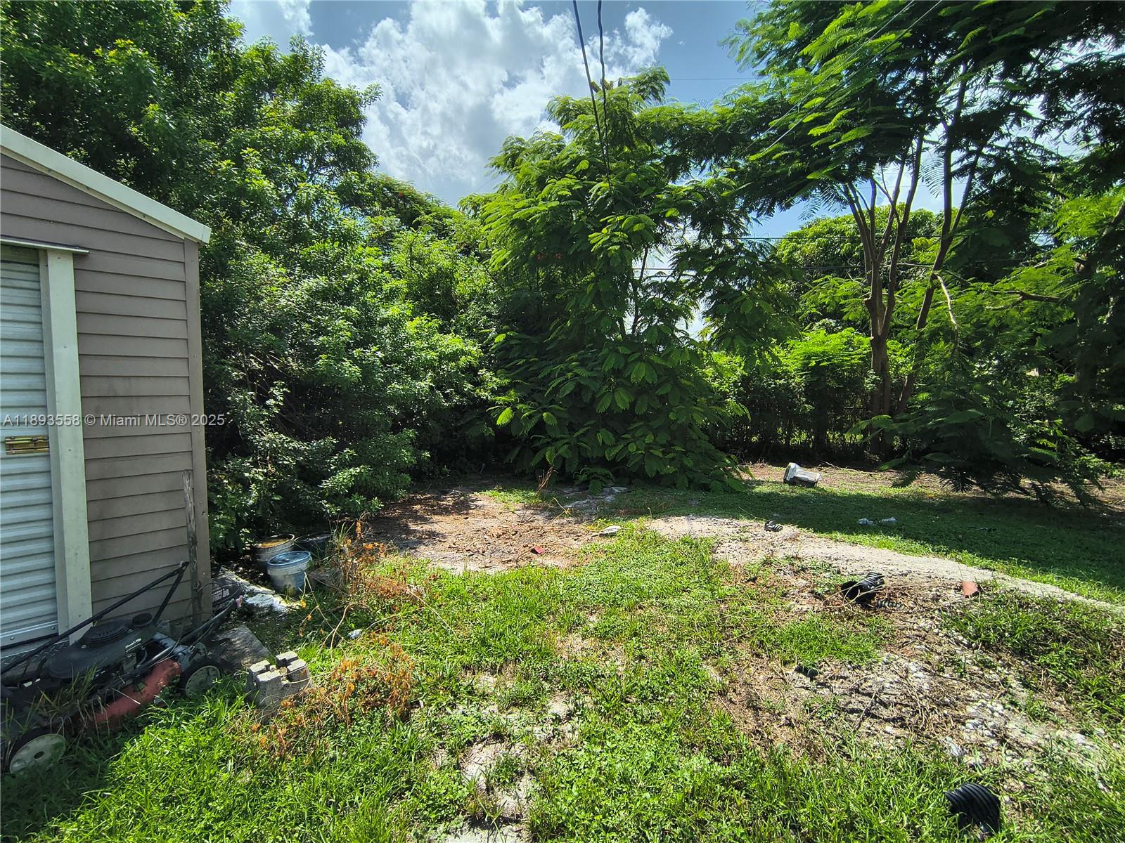 BUNCHE PARK - Residential
