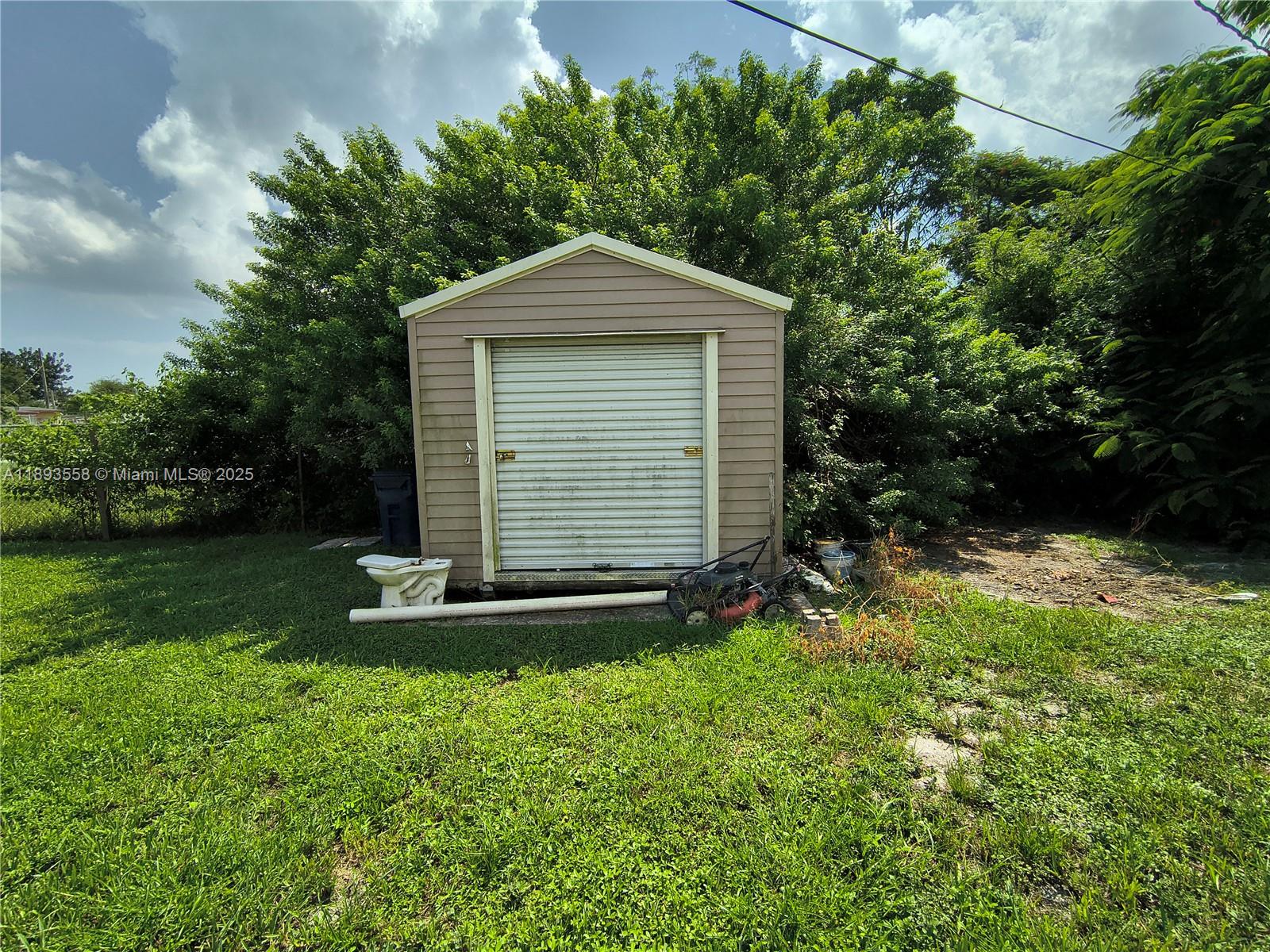 BUNCHE PARK - Residential