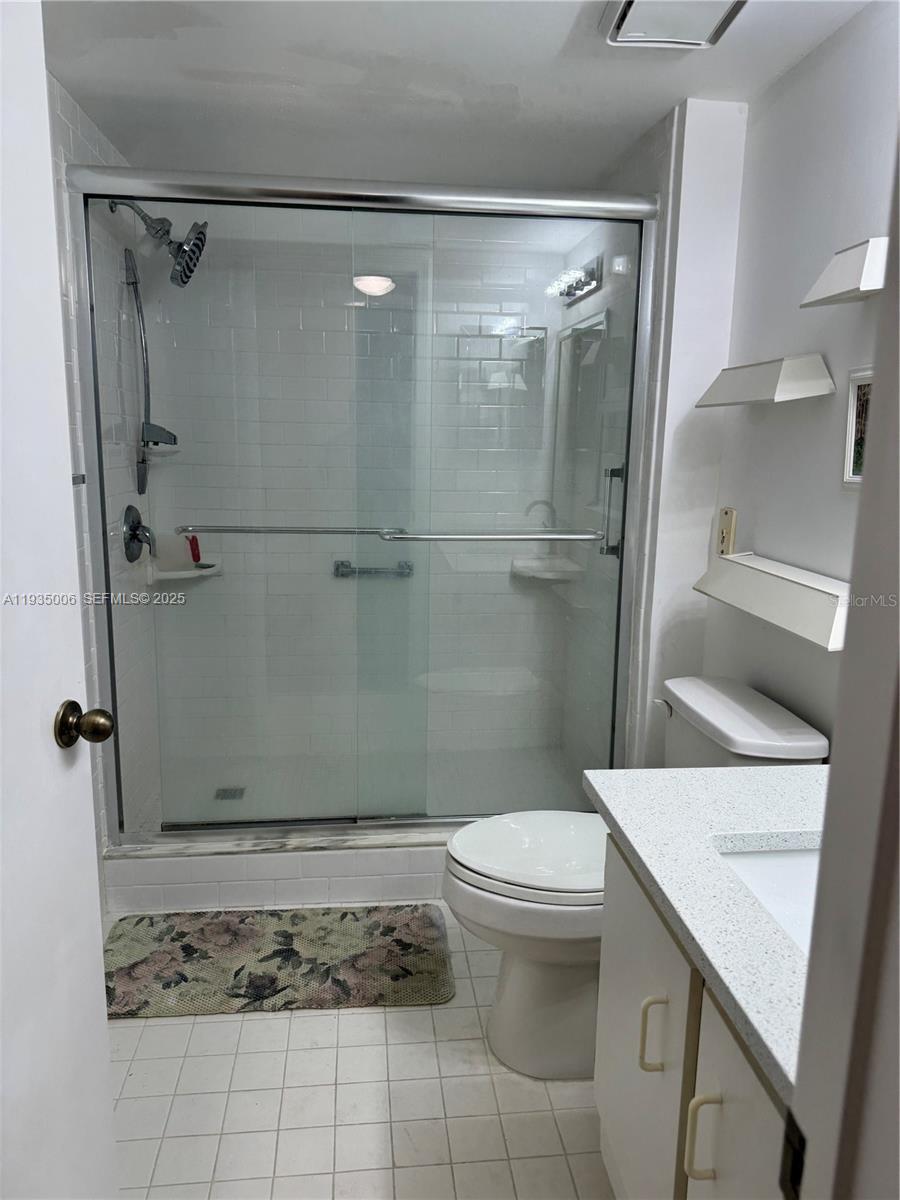 TRENT CONDOMINIUM - Residential