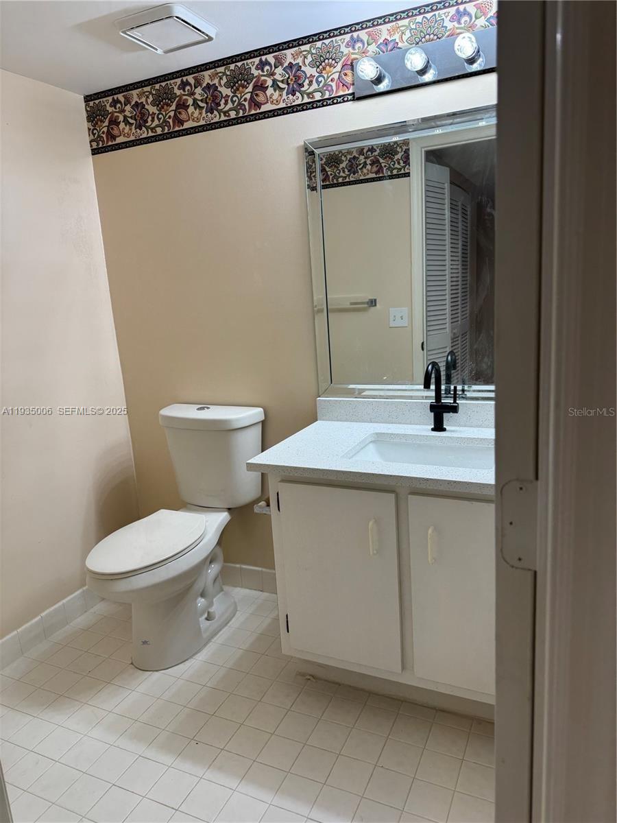 TRENT CONDOMINIUM - Residential