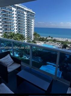 2301 Collins Ave 1025