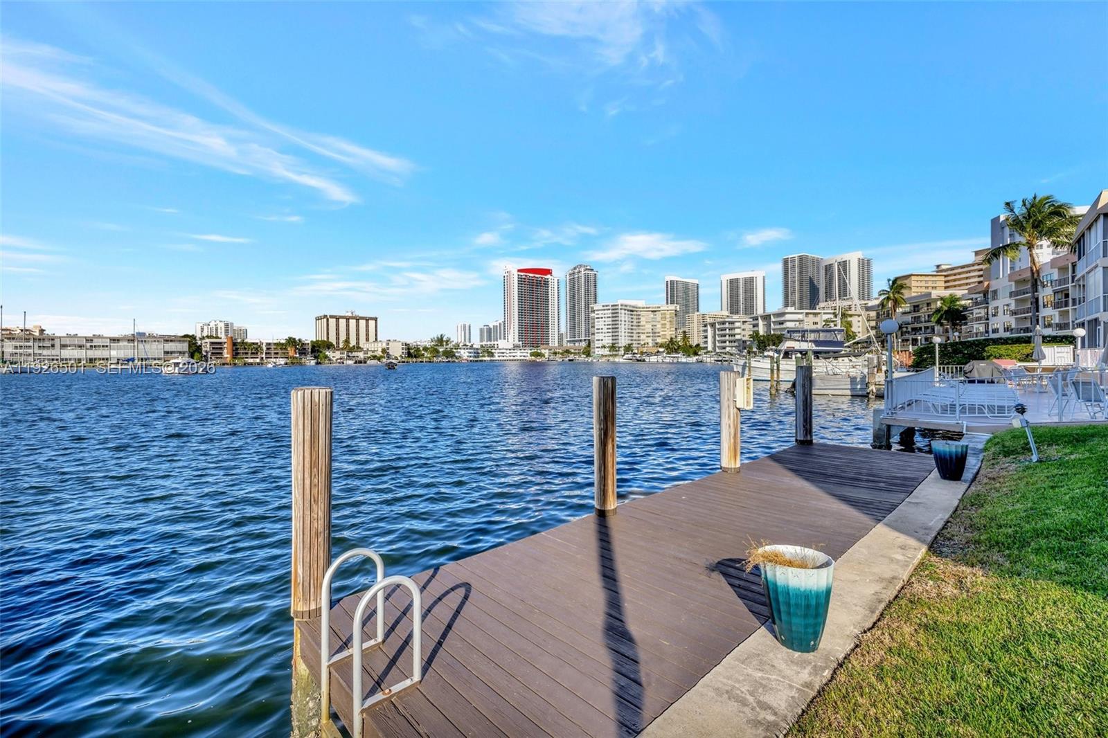 PARADISE HARBOUR APTS CO- - Residential